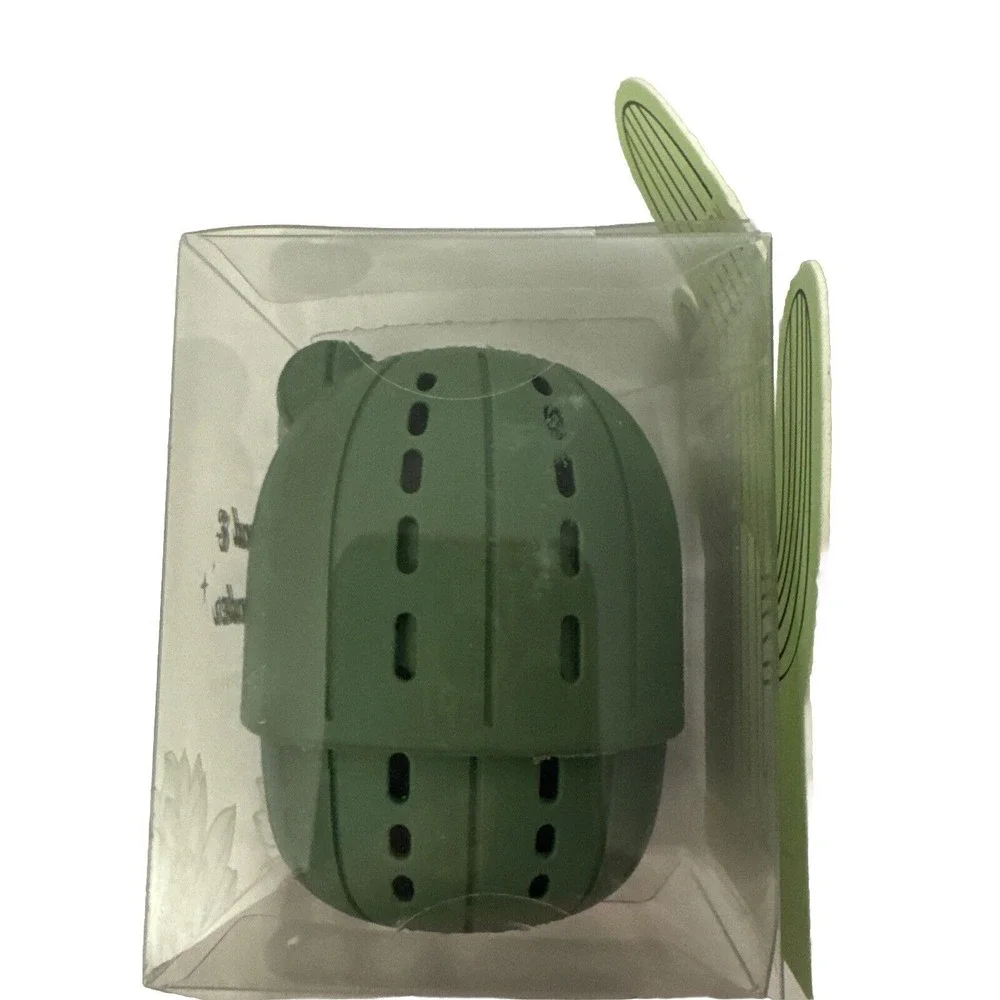 Desert Sage  Blend & Wander Makeup Sponge with‎ Cactus Case- cruelty free NIB